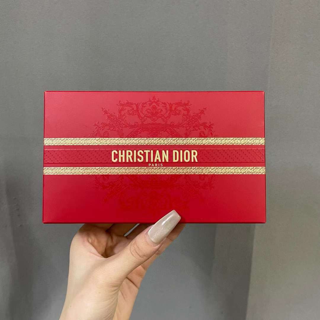 Dior 5 Pcs Mini Lipsticks โ Unveil the Essence of Luxury