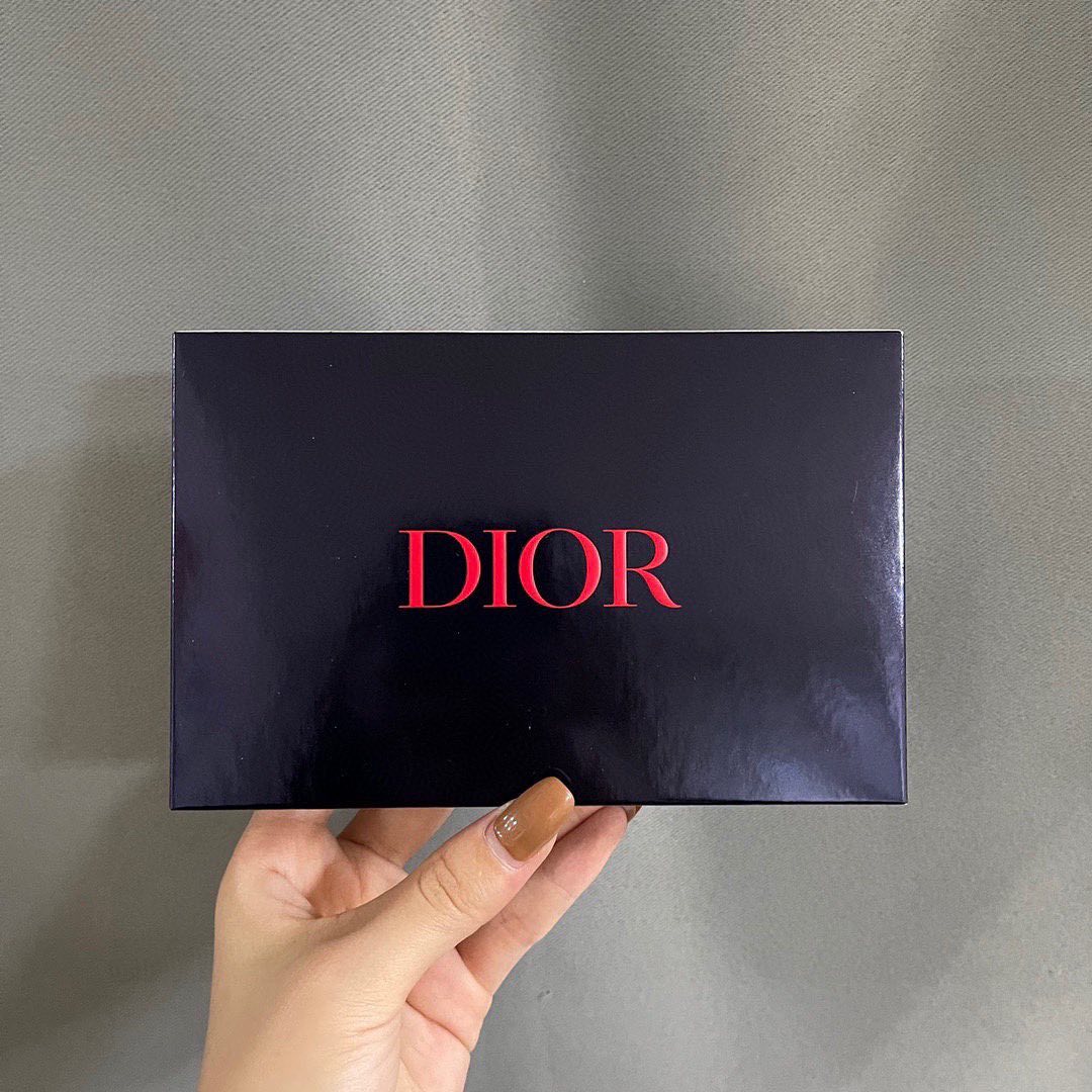 Dior 4-Piece Mini Lipstick Set (1.5gx4) โ Elegance in Every Shade