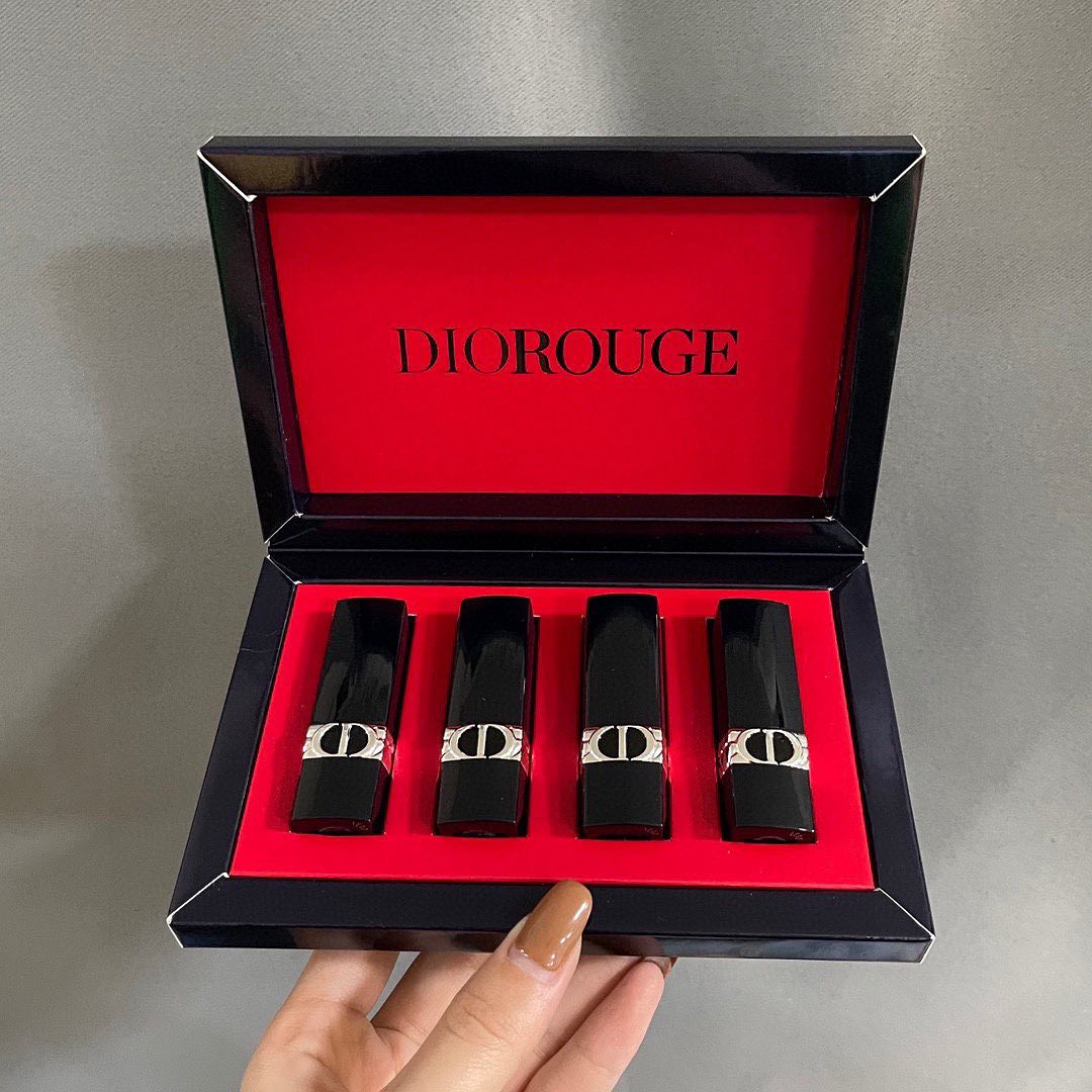 Dior 4-Piece Mini Lipstick Set (1.5gx4) โ Elegance in Every Shade