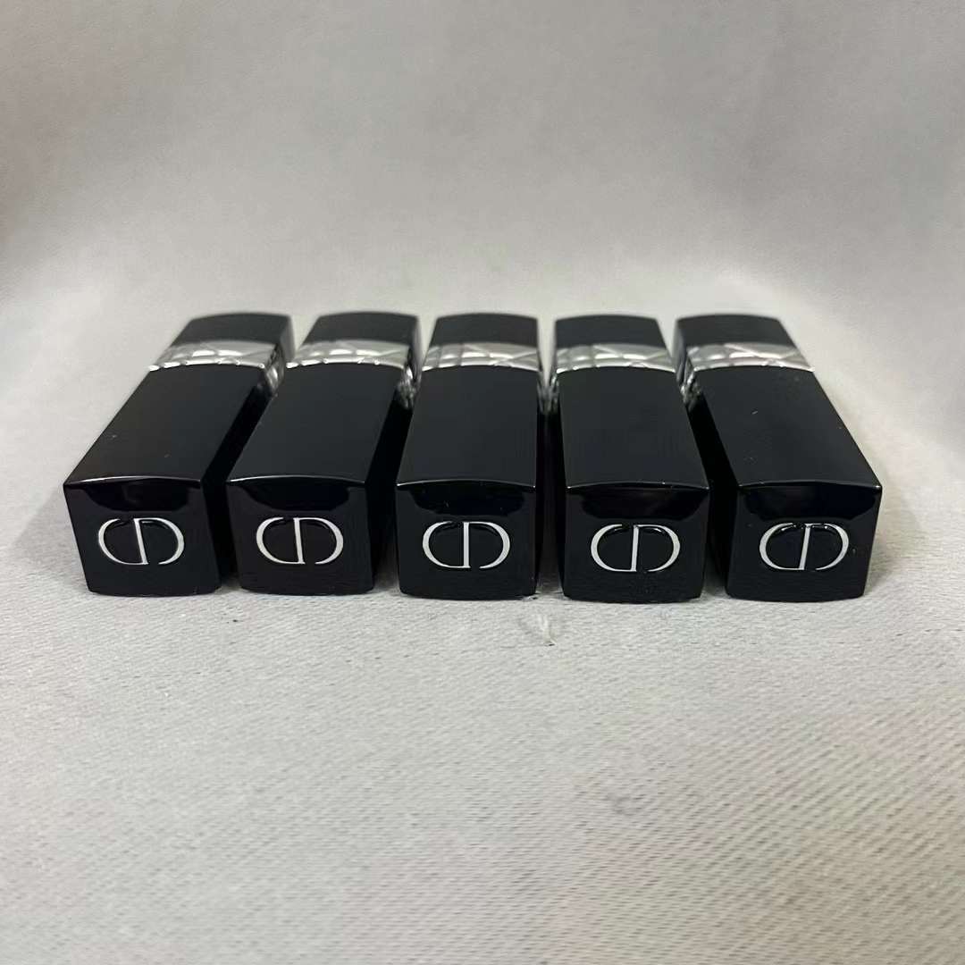Dior 5 Pcs Mini Lipsticks โ Unveil the Essence of Luxury