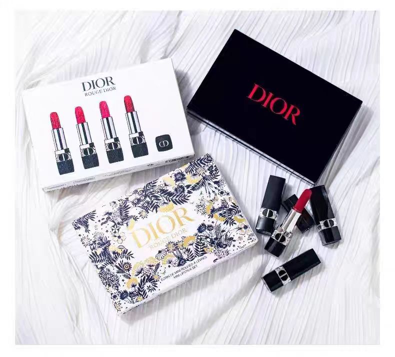Dior 4-Piece Mini Lipstick Set (1.5gx4) โ Elegance in Every Shade