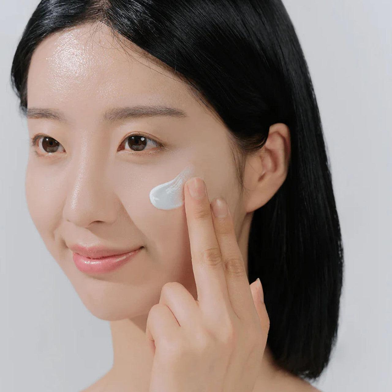 SKIN1004 Madagascar Centella Hyalu-Cica Water-Fit Sun Serum SPF50+ PA++++