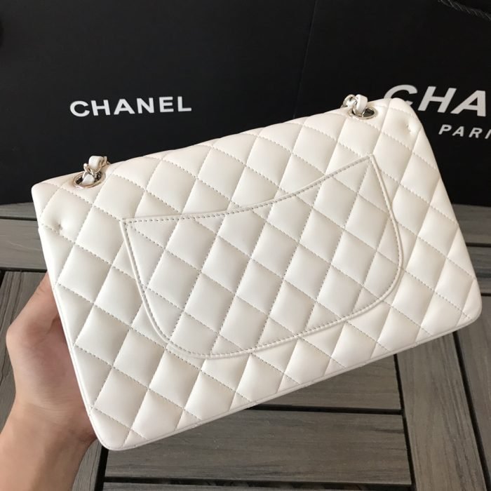 Chanel Timeless Ladies Handbag for the Modern Sophisticate