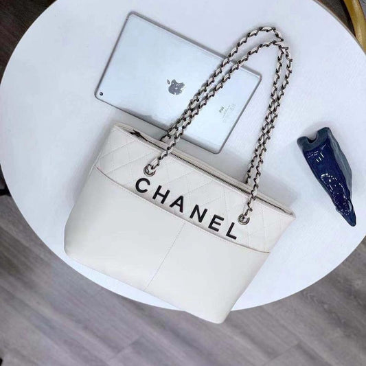 Chanel Ladies Bag – Timeless Elegance, Effortless Style