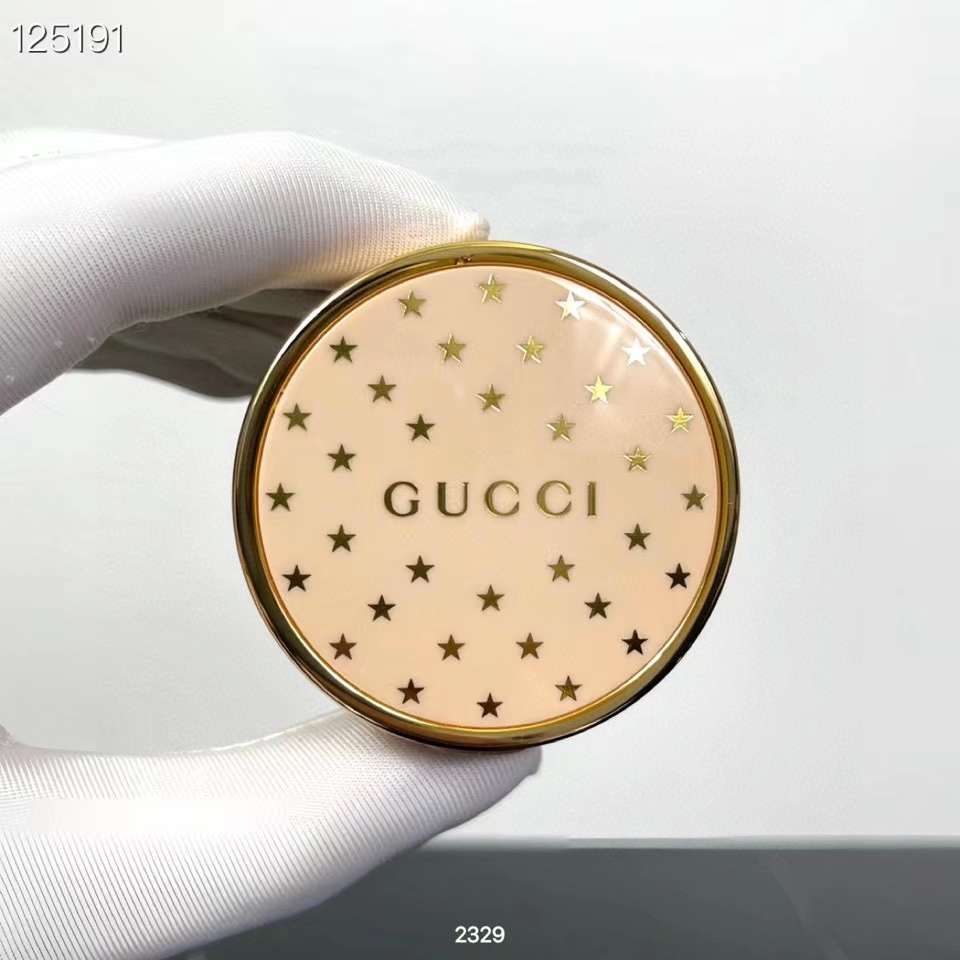 Gucci Blush De Beauté - Radiant Cheeks & Eyes Powder 🌟