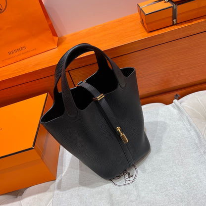 Hermès Picotin Look - Effortless Elegance