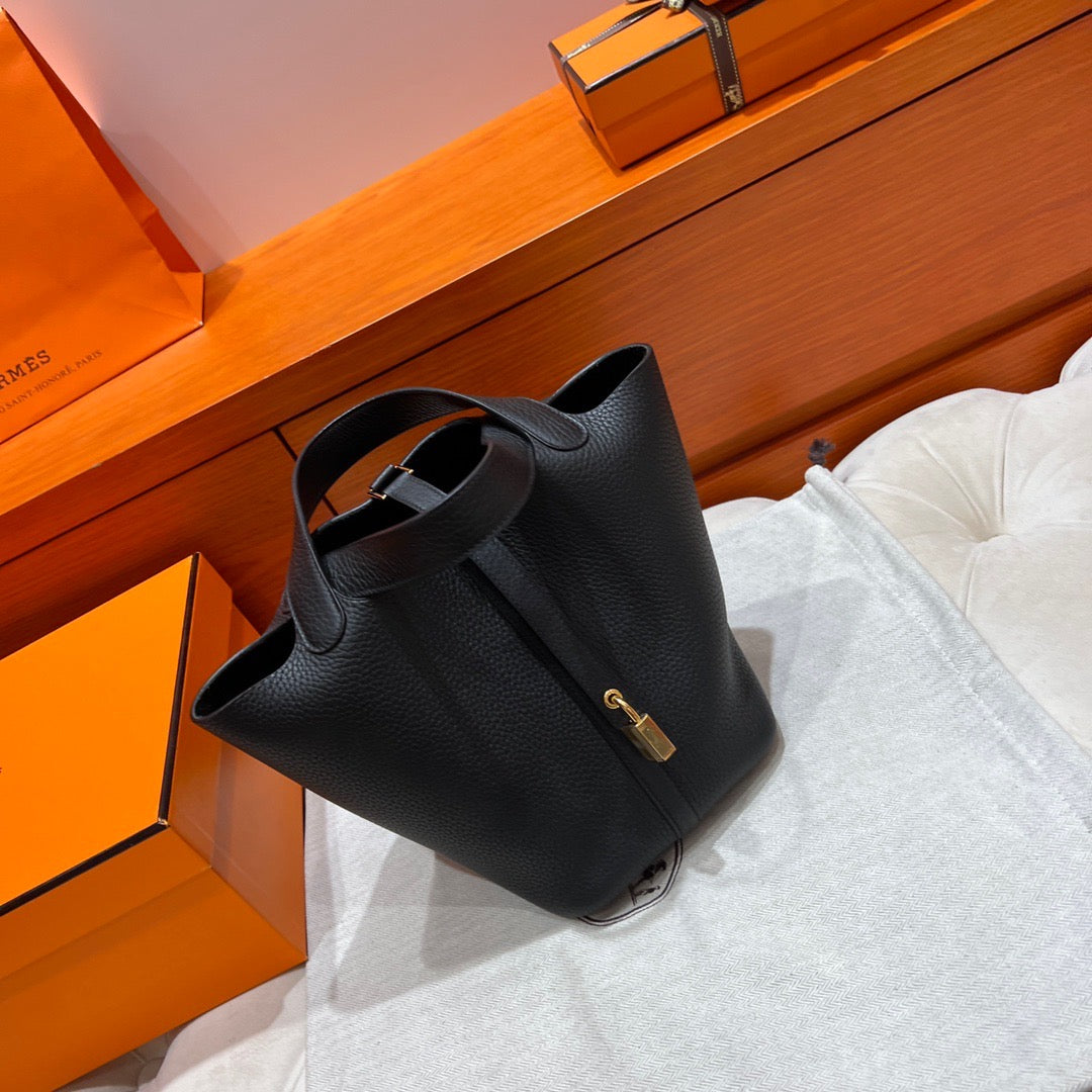 Hermès Picotin Look - Effortless Elegance