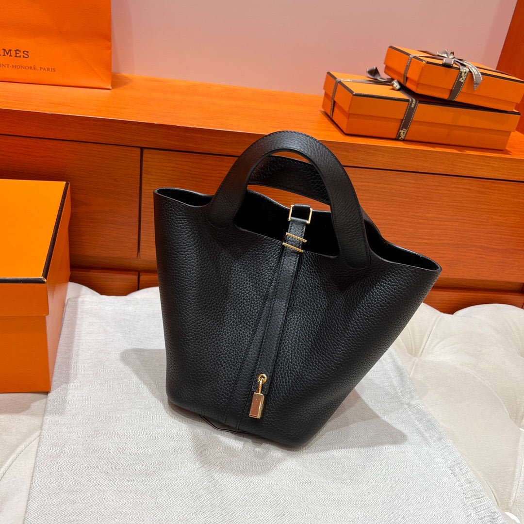 Hermès Picotin Look - Effortless Elegance