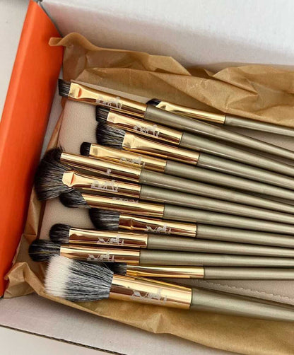 Hermès Essential Brush Set – Luxe Finish