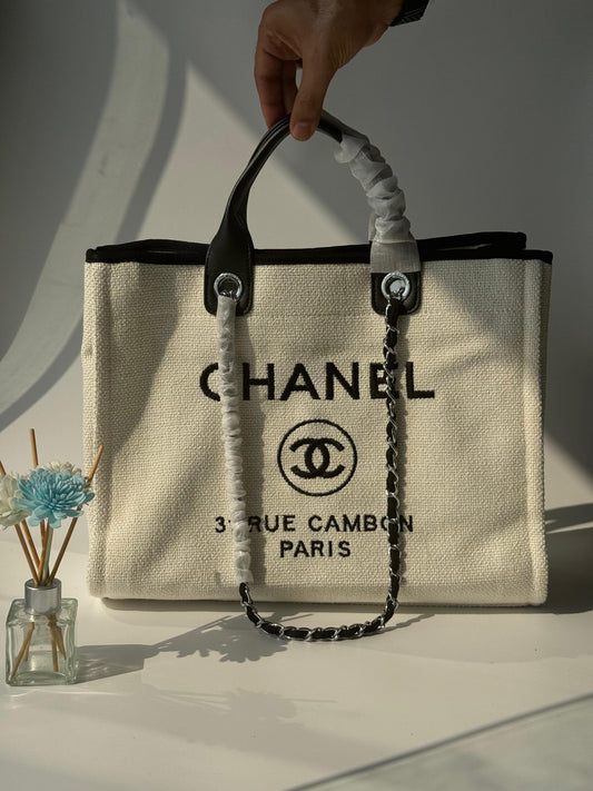 Chanel Pre-Loved - Medium Deauville tote bag