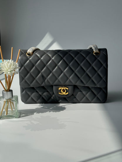 Chanel Timeless Ladies Handbag for the Modern Sophisticate