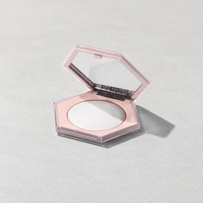 FENTY BEAUTY - Diamond Bomb Highlighter